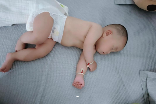 赤峰宝宝咳到吐怎么办